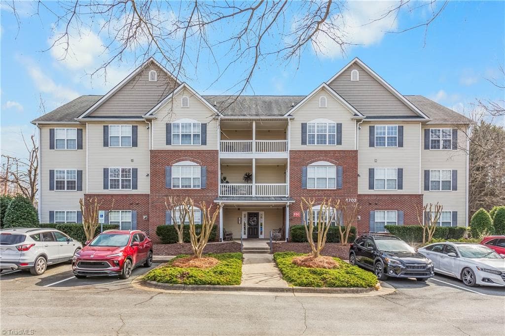4702 Brighton Park Drive # 3D, Winston-Salem NC 27103