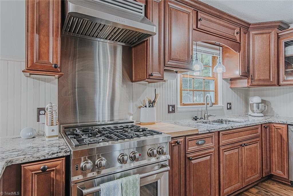 Stick/Site Built at 2045 Westover Terrace, Burlington NC 27215, Burlington, photo 13 of 45