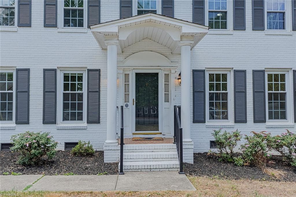 Stick/Site Built at 2045 Westover Terrace, Burlington NC 27215, Burlington, photo 4 of 45