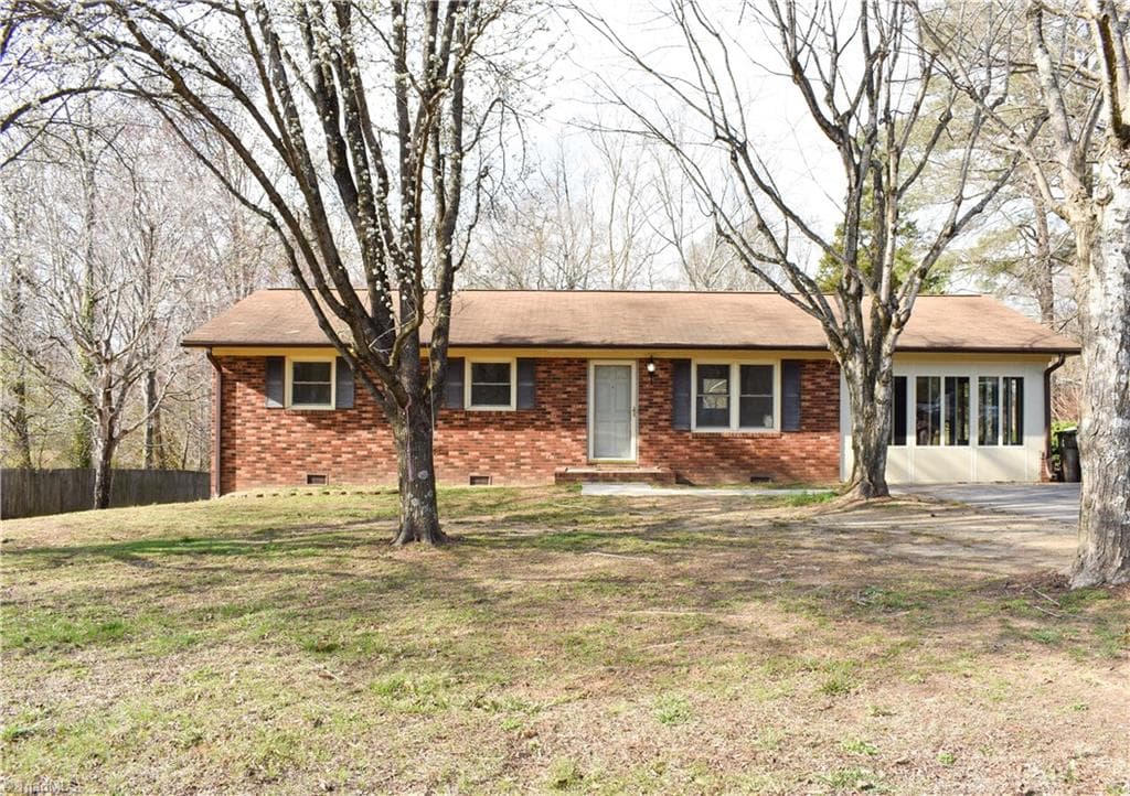 5285 E Holly Grove Road, Thomasville NC 27360