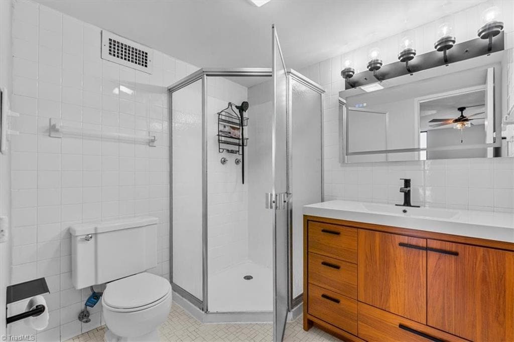 Stick/Site Built at 1101 N Elm Street # 1404, Greensboro NC 27401, photo 13 of 40