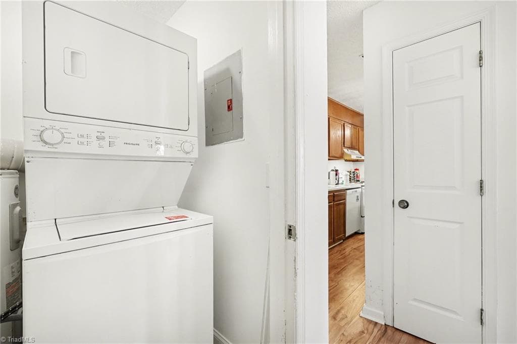 laundry room/ washer and dryer convey - 2326 W Vandalia Road # B, Greensboro NC 27407, Greensboro