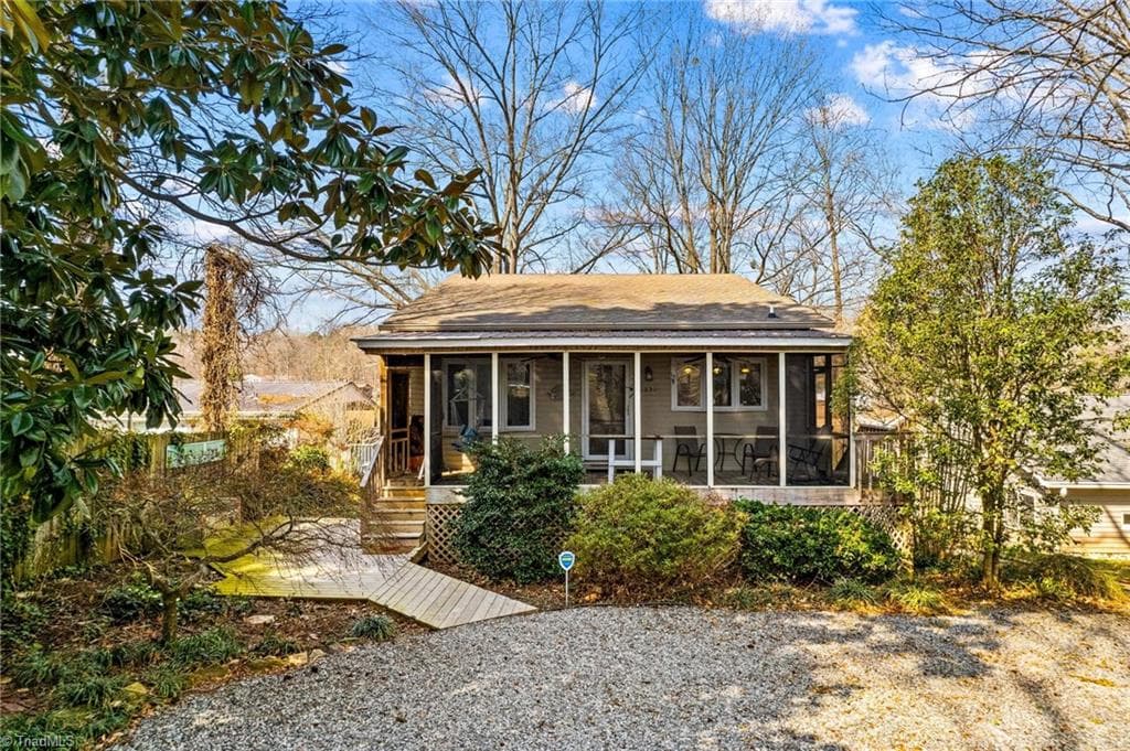 Stick/Site Built at 1331 Hickory Point Drive, Lexington NC 27292, photo 2 of 49