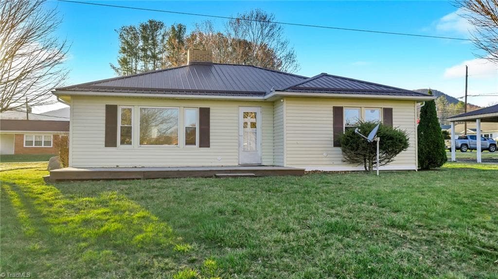 Stick/Site Built at 186 King Street, West Jefferson NC 28694, photo 5 of 39