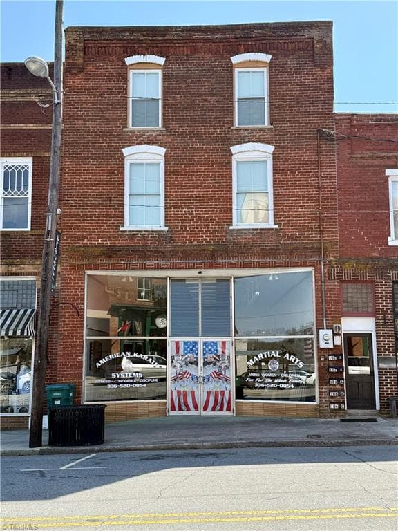 Remarks at 106 E Murphy Street, Madison NC 27025, photo 2 of 25