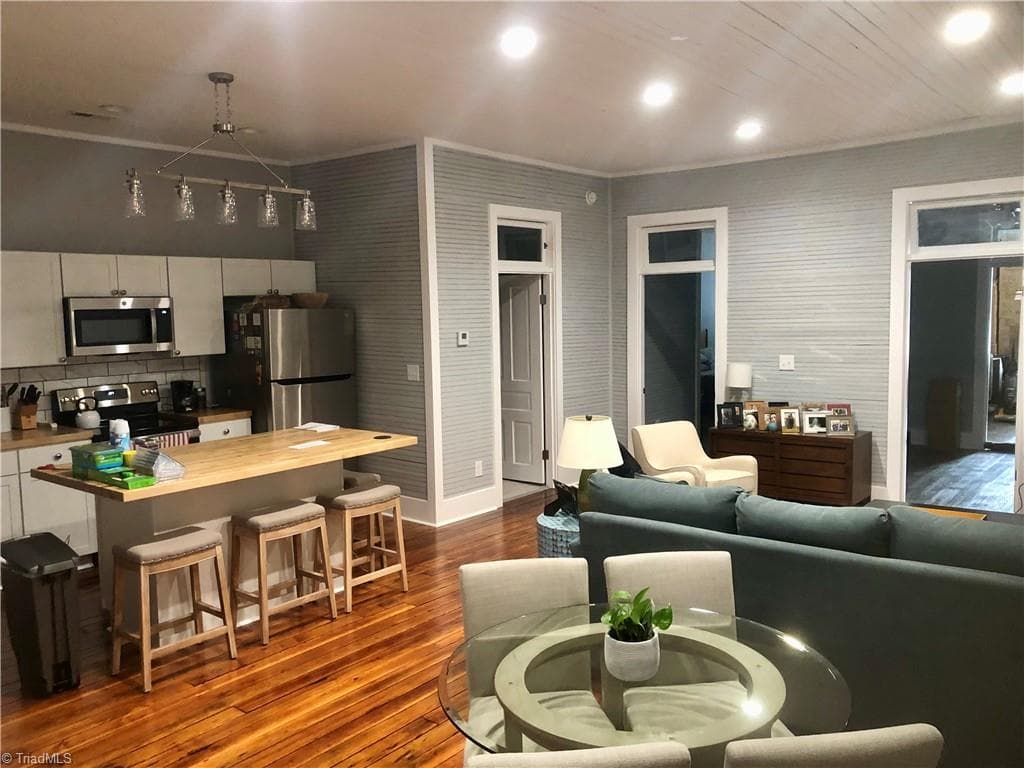 Remarks at 106 E Murphy Street, Madison NC 27025, photo 17 of 25