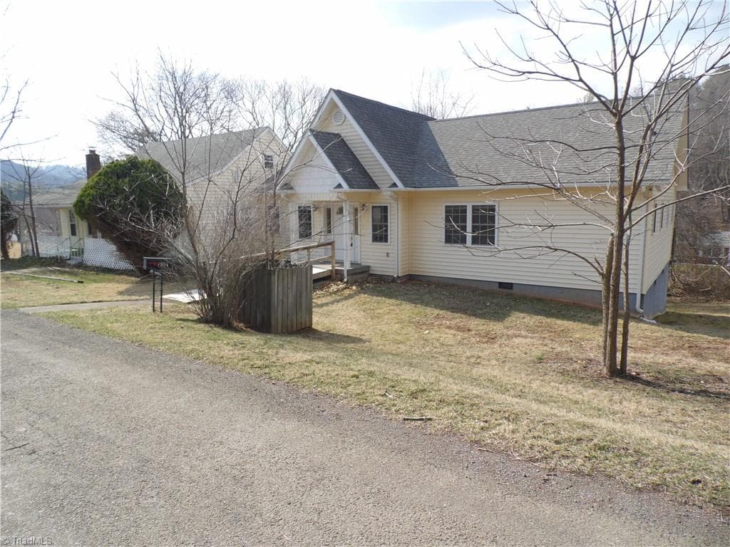 Stick/Site Built at 232 Riverview Drive, Sparta NC 28675, photo 4 of 46