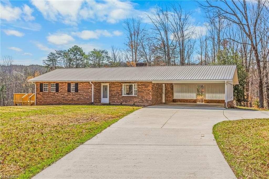 Stick/Site Built at 435 Seven Island Road, Danbury NC 27016, photo 4 of 44