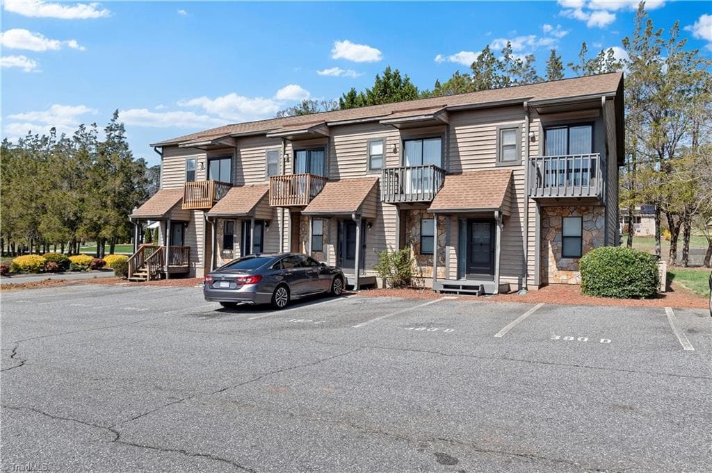 Stick/Site Built at 380 Vista Circle # D, Winston-Salem NC 27106, Winston-Salem, photo 3 of 26
