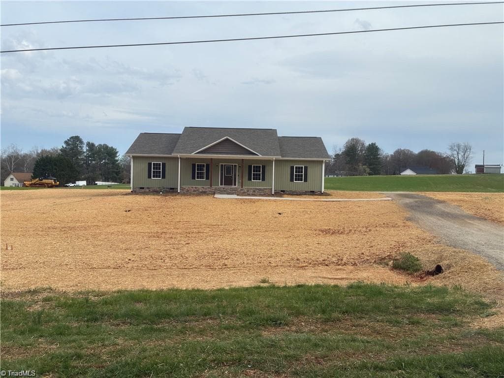 621 W Atkins Street, Dobson NC 27017