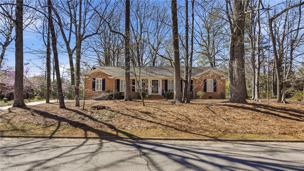 Stick/Site Built at 2717 Asbury Terrace, Greensboro NC 27408, photo 2 of 44