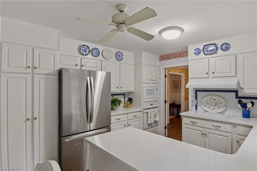 Stick/Site Built at 2717 Asbury Terrace, Greensboro NC 27408, photo 16 of 44