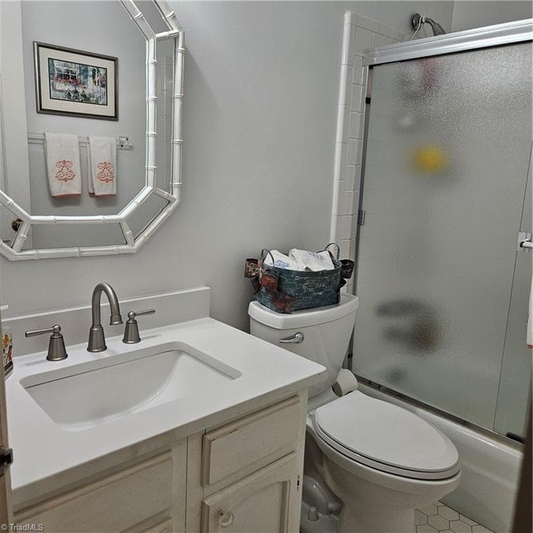 Stick/Site Built at 2717 Asbury Terrace, Greensboro NC 27408, photo 29 of 44