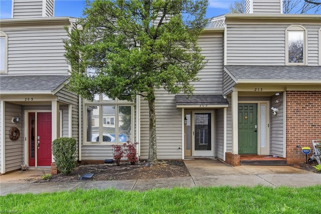 209 Tanners Mill Court, Winston-Salem NC 27101