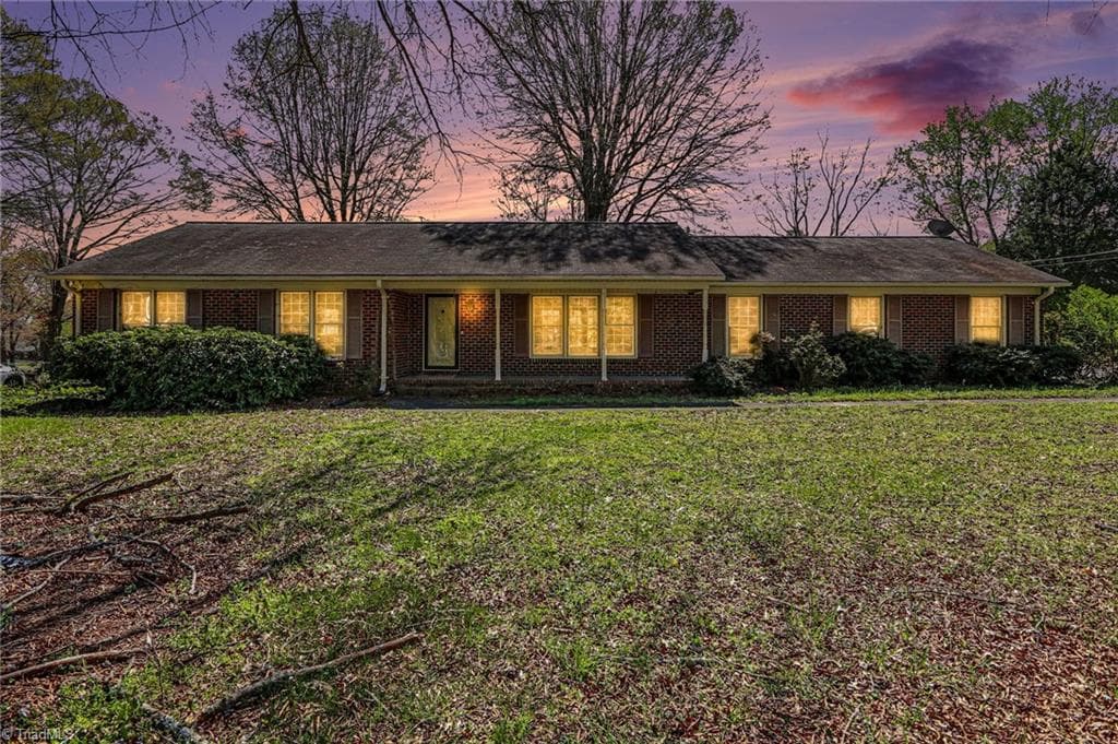 Stick/Site Built at 644 Greenwood Drive, Burlington NC 27217, Burlington, photo 3 of 27