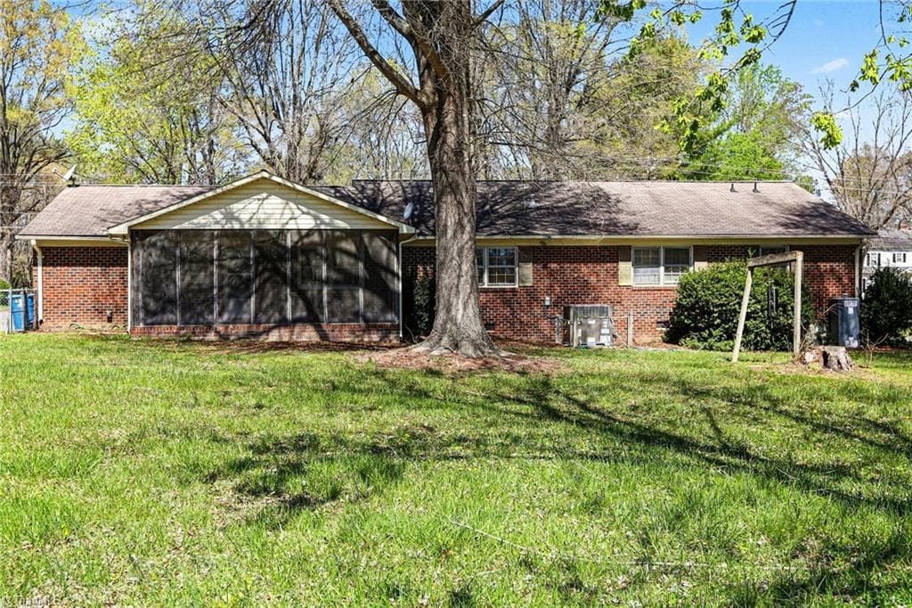 Stick/Site Built at 644 Greenwood Drive, Burlington NC 27217, Burlington, photo 4 of 27