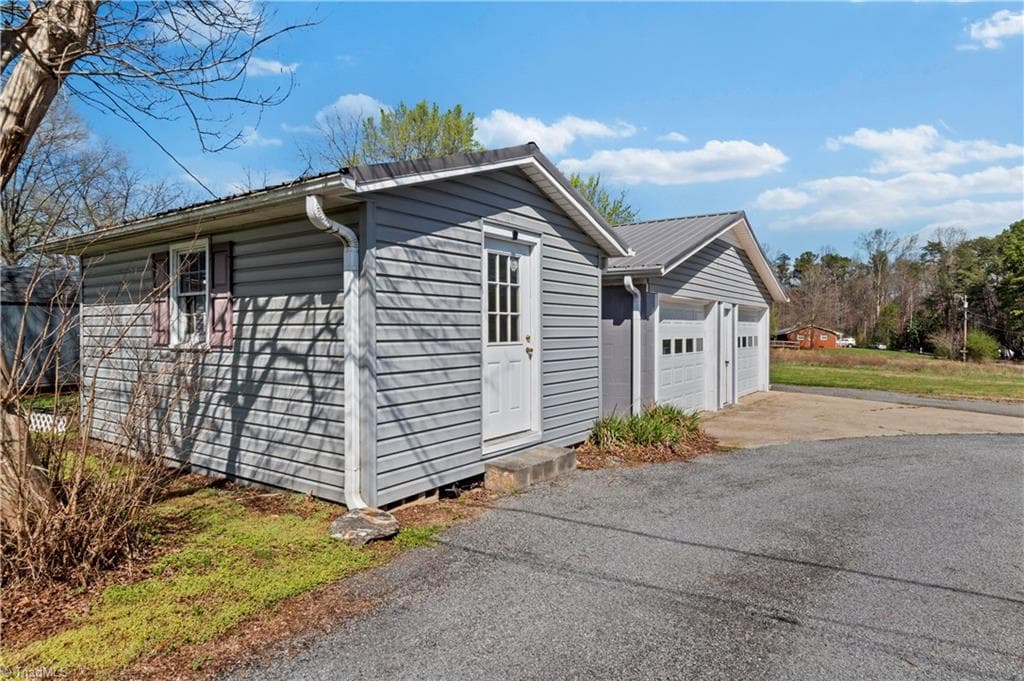 Stick/Site Built at 613 Nc Highway 67, Boonville NC 27011, photo 5 of 30