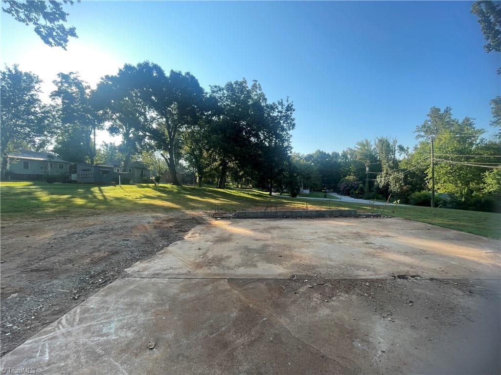 Single Family Residence at 208 Aberdeen Drive, Lexington NC 27292, Lexington, photo 12 of 14