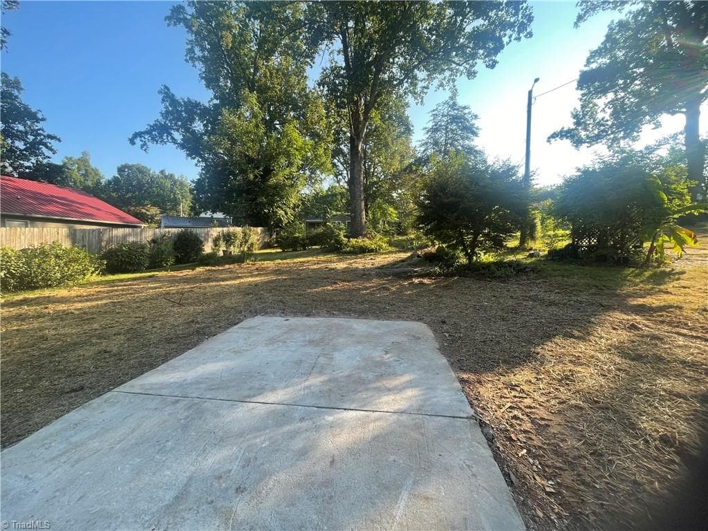 Single Family Residence at 208 Aberdeen Drive, Lexington NC 27292, Lexington, photo 11 of 14