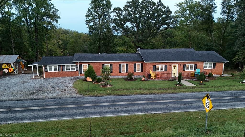 4797 Rockford Road, Dobson NC 27017