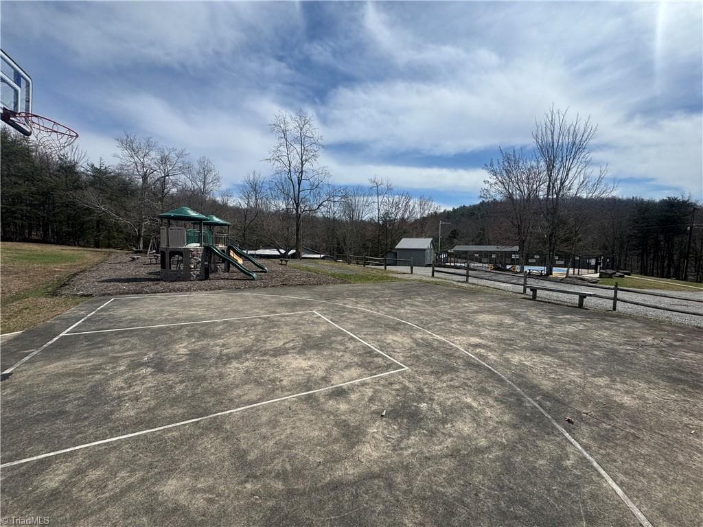 Manufactured Home at 438 Dogwood Circle, Traphill NC 28685, photo 16 of 19