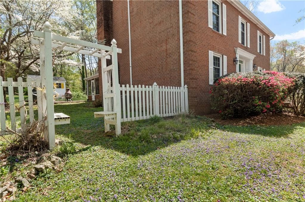 Stick/Site Built at 5664 Regents Park Road, Kernersville NC 27284, photo 9 of 49
