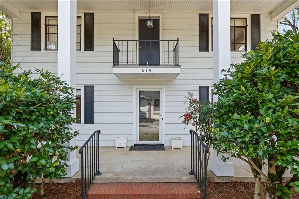 Stick/Site Built at 619 W Lexington Avenue, High Point NC 27262, photo 7 of 50