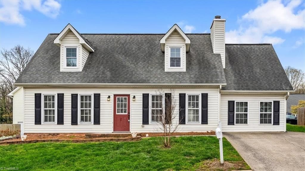 Stick/Site Built at 332 Brookside Court, Kernersville NC 27284, photo 2 of 34