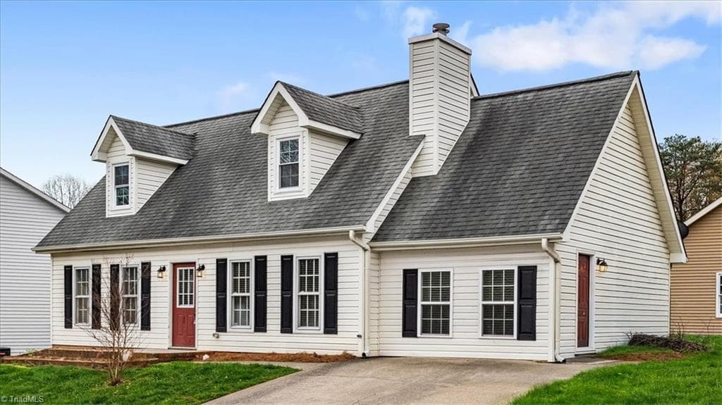 Stick/Site Built at 332 Brookside Court, Kernersville NC 27284, photo 3 of 34