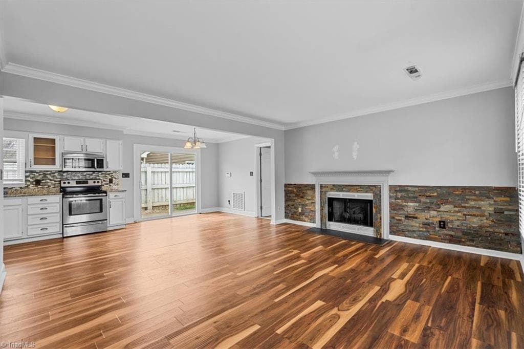 Stick/Site Built at 332 Brookside Court, Kernersville NC 27284, photo 5 of 34