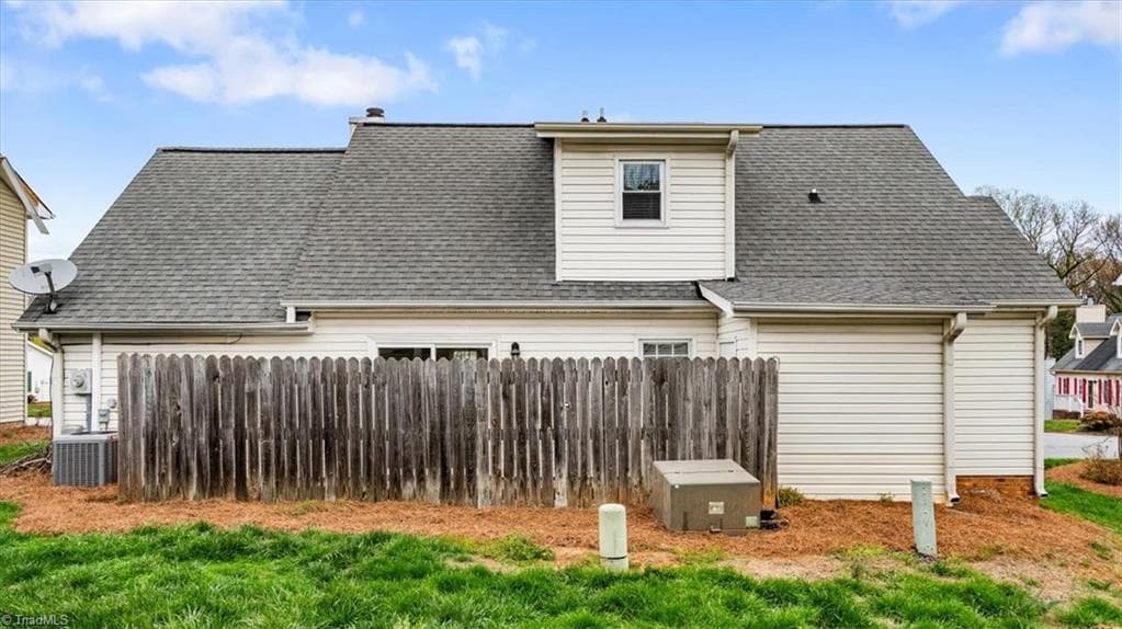 Stick/Site Built at 332 Brookside Court, Kernersville NC 27284, photo 33 of 34