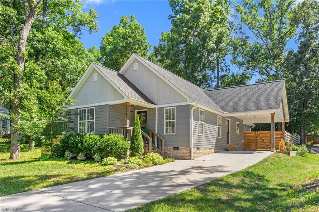 Stick/Site Built at 629 Rockspring Road, High Point NC 27262, photo 2 of 30