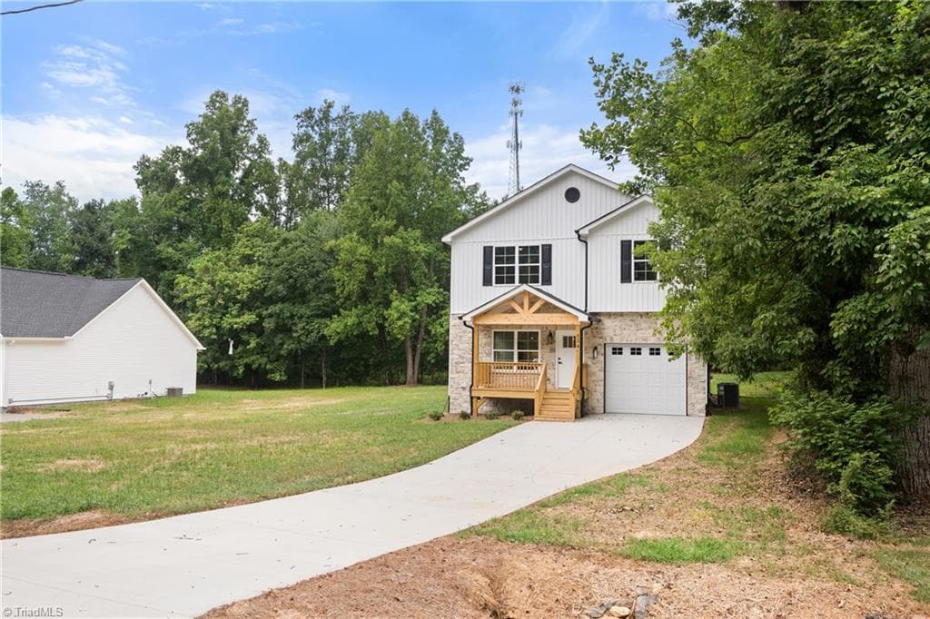 Stick/Site Built at 534 Virginia Drive, Yadkinville NC 27055, photo 4 of 34