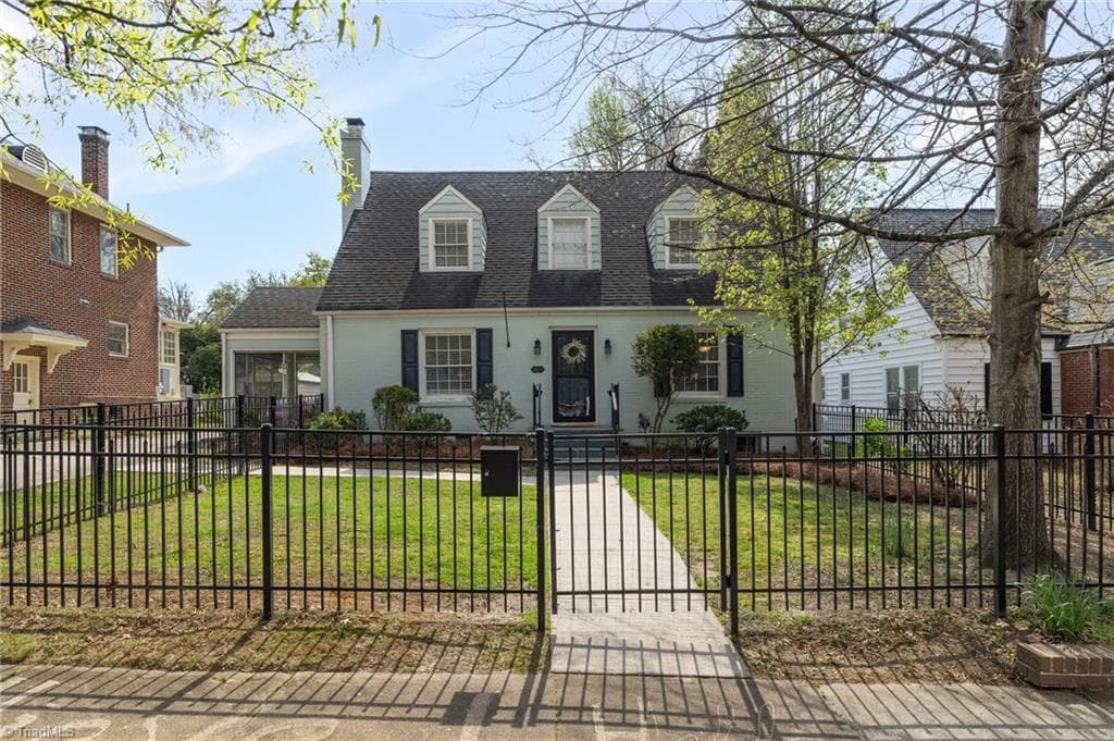 1811 W Friendly Avenue, Greensboro NC 27403