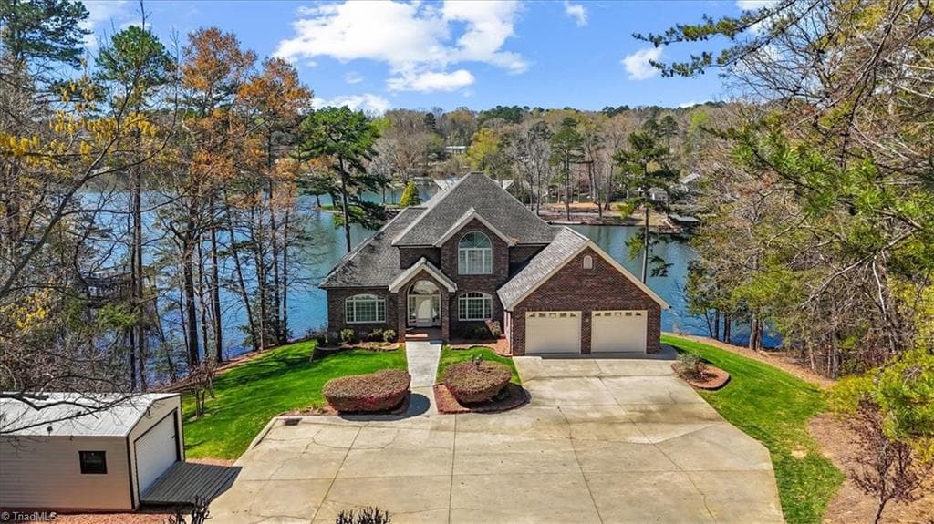 704 Shoreline Drive, New London NC 28127