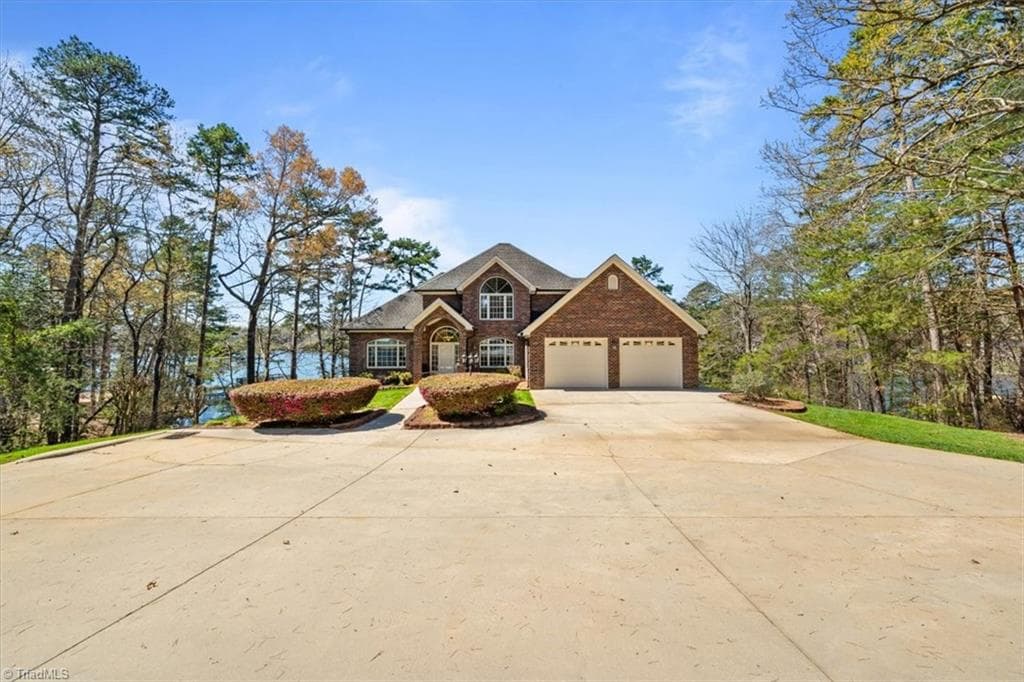 Stick/Site Built at 704 Shoreline Drive, New London NC 28127, photo 4 of 49