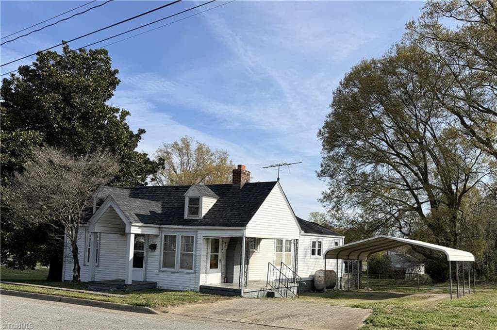 Investment at 503 E Bodenhamer Street, Kernersville NC 27284, photo 2 of 8