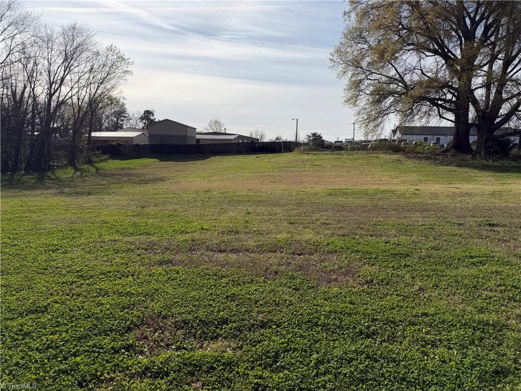 Investment at 503 E Bodenhamer Street, Kernersville NC 27284, photo 7 of 8