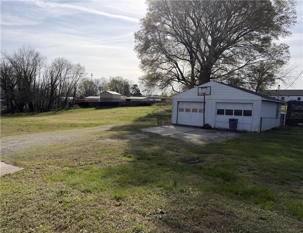 Investment at 503 E Bodenhamer Street, Kernersville NC 27284, photo 3 of 8