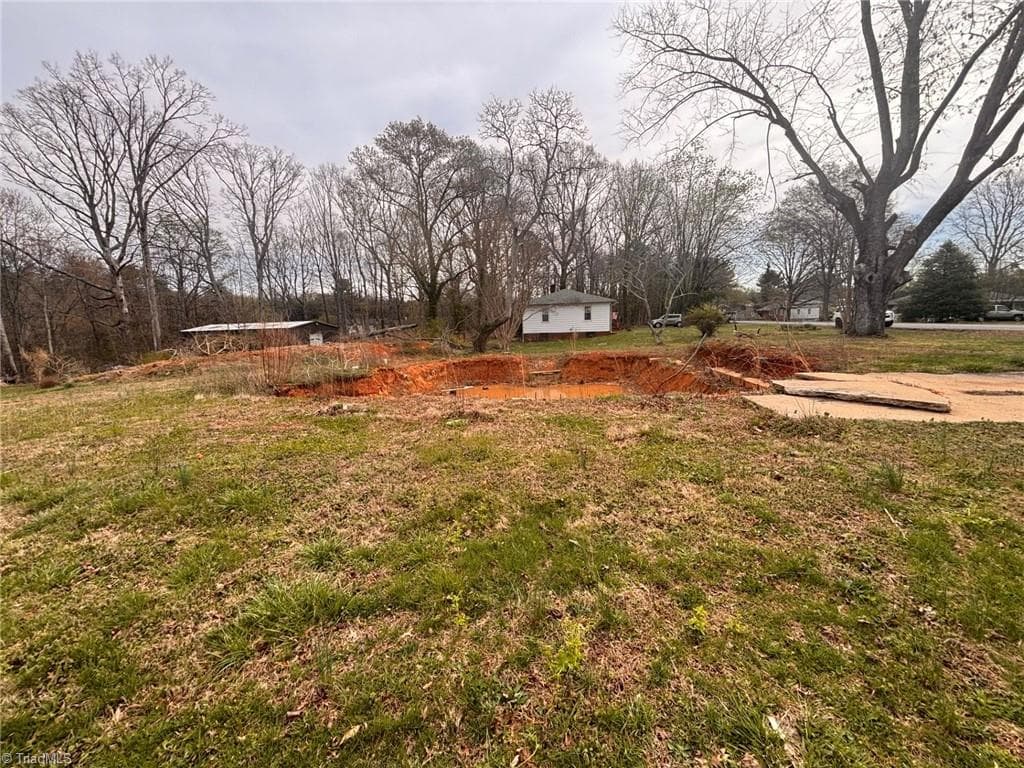 Single Family Residence at 1637 Sanford Drive, Winston-Salem NC 27105, Winston-Salem, photo 5 of 8