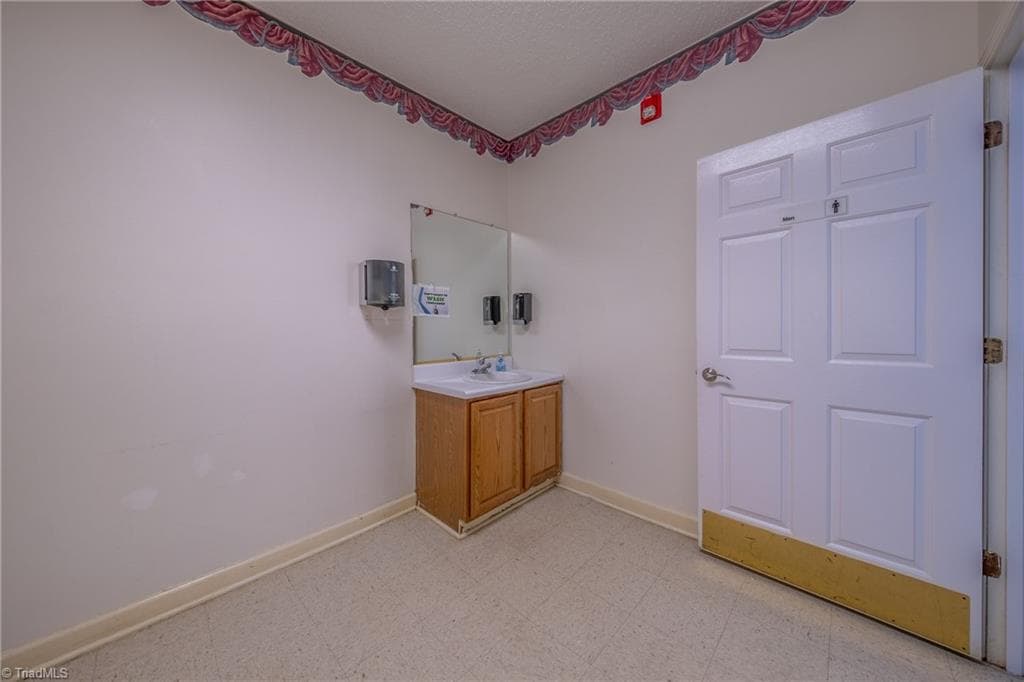 Remarks at 717 Harrison Street, Reidsville NC 27320, photo 30 of 30