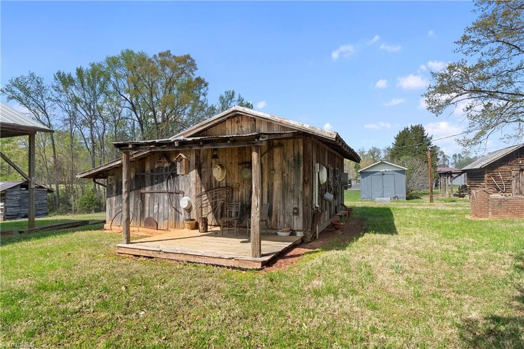 Stick/Site Built at 9188 NC HIGHWAY 8, Lexington NC 27292, Lexington, photo 19 of 42