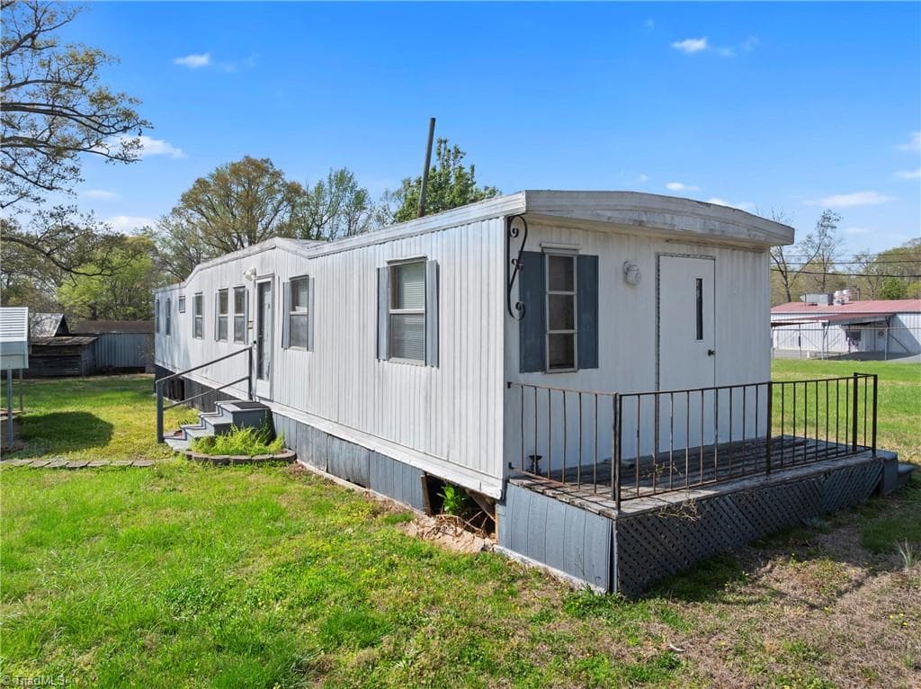 Stick/Site Built at 9188 NC HIGHWAY 8, Lexington NC 27292, Lexington, photo 29 of 42