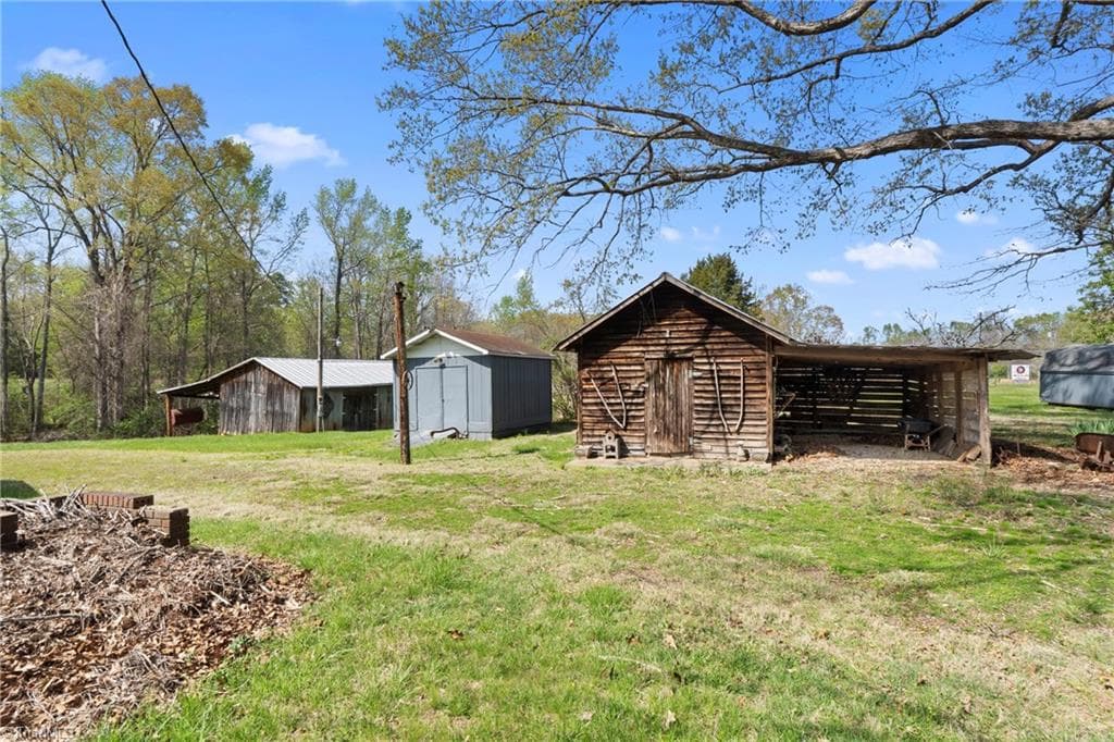 Stick/Site Built at 9188 NC HIGHWAY 8, Lexington NC 27292, Lexington, photo 21 of 42