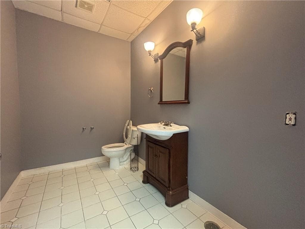 Remarks at 808 W English Road, High Point NC 27262, High Point, photo 7 of 10
