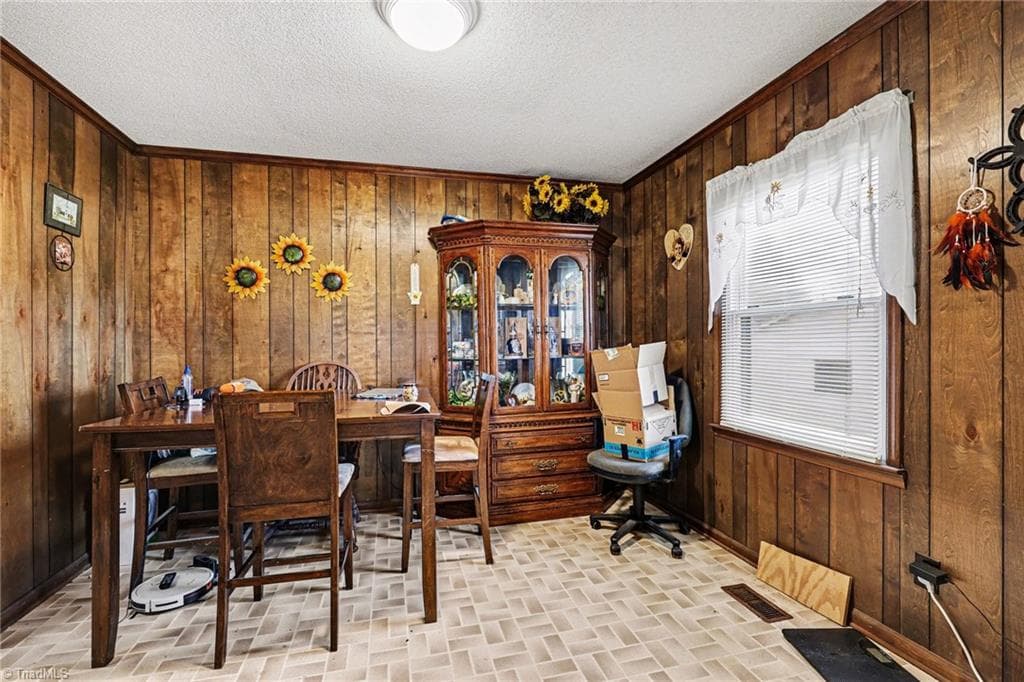 Manufactured Home at 1817 Amostown Road, Sandy Ridge NC 27046, photo 23 of 49