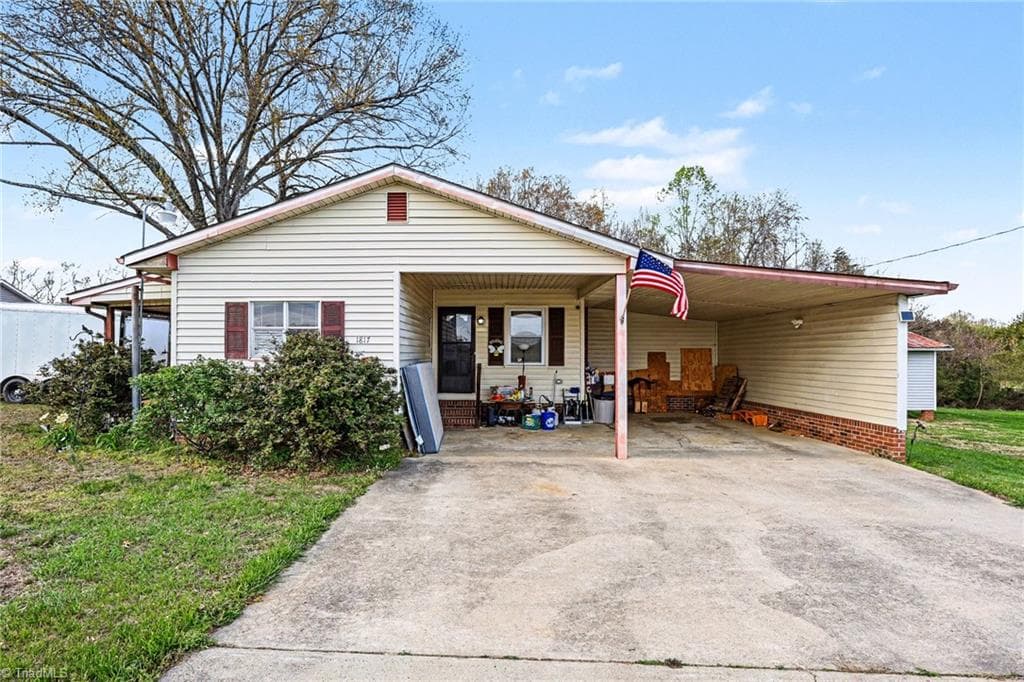 Manufactured Home at 1817 Amostown Road, Sandy Ridge NC 27046, photo 2 of 49