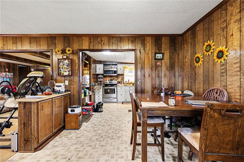 Manufactured Home at 1817 Amostown Road, Sandy Ridge NC 27046, photo 22 of 49