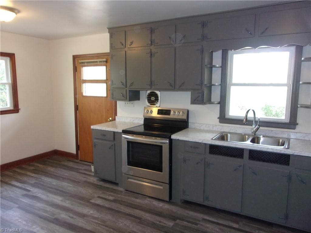 Stick/Site Built at 412 Peace Street, High Point NC 27262, photo 17 of 37