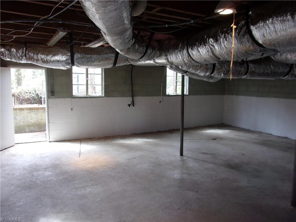 Stick/Site Built at 412 Peace Street, High Point NC 27262, photo 24 of 37
